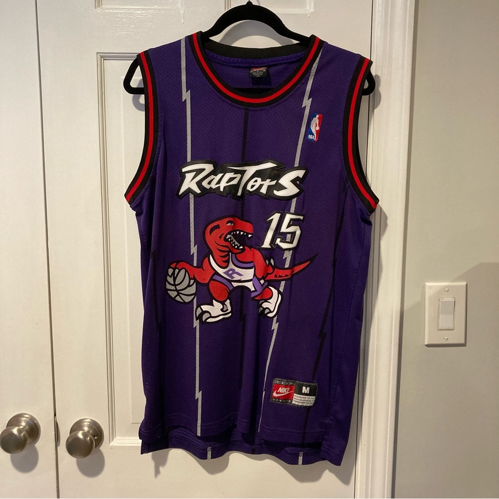 NBA, Carter 15 raptors jersey Nike size medium